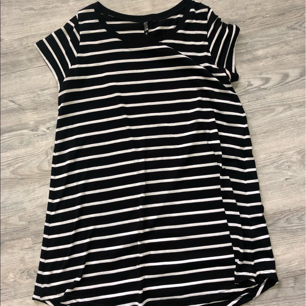 M b&w dress.